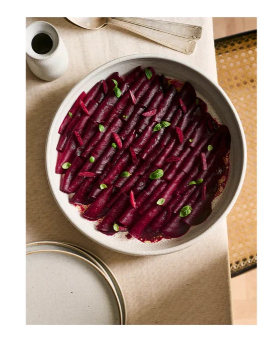 Photo d'une recette de ravioles de betteraves du livre Légumes de Stelio Perombelon.